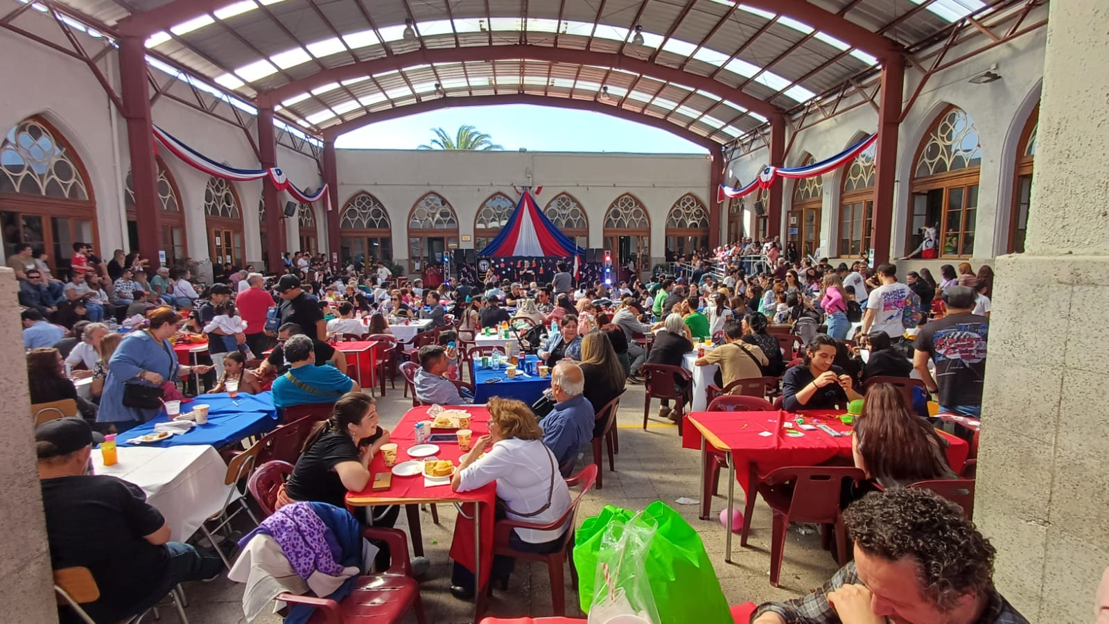 Fiesta de la chilenidad: Un Encuentro de celebración y alegría